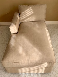 lot 8 image: Gorgeous Room and Board Chaise Upholstered Lounge