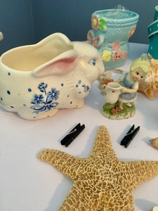 lot 72 image: Fun SpringSummer Home Decorative Items