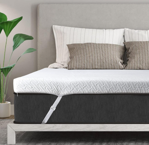 lot 280 image: 3 Inch Gel Memory Foam Mattress Topper King Size