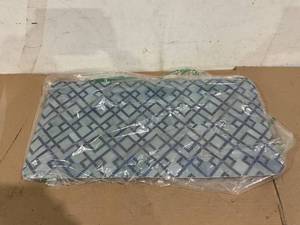 lot 190 image: Blue Bathroom Rug