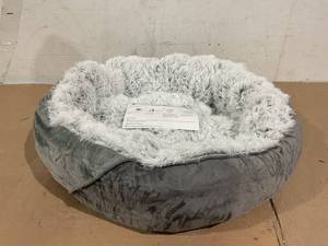 lot 101 image: Dog Bed Round