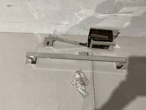 lot 547 image: Chrome bathroom set 