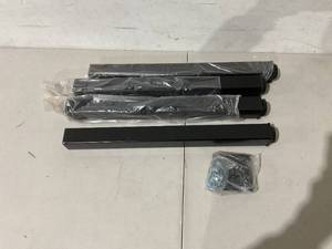 lot 598 image: 4 Furniture Legs, 24 x 2, Black