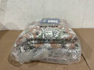 lot 31 image: Rugs Real Washable Rug