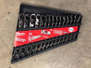 Milwaukee 144-Position Flex-Head Ratcheting Combination Wrench Set Metric (15-Piece) Customer Returns See Pictures