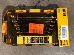 DEWALT SAE Combination Wrench Set (8-Piece)   Customer Returns See Pictures