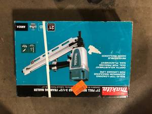 Makita Pneumatic 3-12 in. 21° Full Round Head Framing Nailer  Customer Returns See Pictures