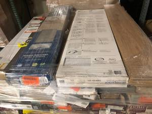 Pallet of Mixed Assorted Flooring Various Models and Conditions  Customer Returns See Pictures