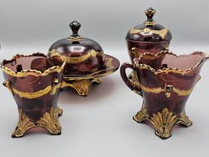 lot 65 image: Antique Amethyst with Gold Trim Dishes