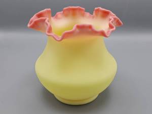lot 78 image: Fenton Burmese Satin Vase