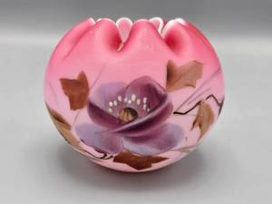 lot 84 image: Webb Art Satin Glass Rose Bowl