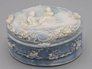 lot 101 image: Genuine Incolay Stone Trinket Box