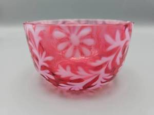lot 49 image: Fenton Cranberry  Daisy and Fern Finger Bowl