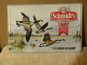 lot 15 image: VINTAGE Schmidts Premium Light Beer Metal Bar Sign 3D Geese - FANTASTIC PIECE - APPROX 18 By 12 - SEE PICTURES