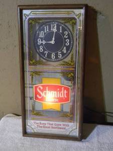 lot 27 image: VINTAGE SCHMIDT BEER CLOCK THE BREW THAT GREW WITH THE GREAT NORTHWEST - LIGHTED - WORKS - FANTASTIC PIECE - APPROX 10 By 22 - SEE PICTURES