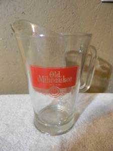 lot 44 image: Vintage OLD MILWAUKEE BEER Glass Beer Pitcher - NICE - GREAT OLD SCHOOL PIECE - SEE PICTURES