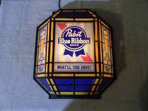 lot 77 image: VINTAGE 1970s PABST BLUE RIBBON BEER WHATLL YOU HAVE PLASTIN STAIN GLASS BAR LIGHT - WORKS - FANTASTIC OLD SCHOOL PIECE - APPROX  By  - SEE PICTURES