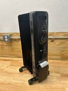 lot 21 image: UTILITECH Oil-Filled Radiator Flat-Panel Electric Space Heater with Adjustable Thermostat
