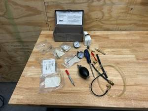 lot 66 image: t.a.c by Scneider Electric Pneumatic Calibration Tool Kit TOOL-95-1