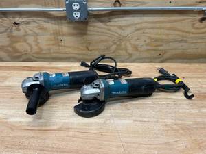 lot 40 image: MAKITA Lot of 2- 4-12 Disc Grinders