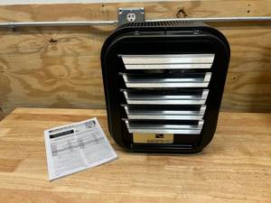 lot 13 image: Berko HUHAA524 Electric Unit Heater, 5KW, 208240V-13Ph