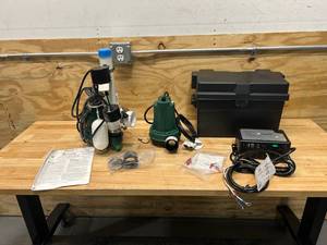 lot 5 image: ZOELLER 508-0006 Aquanot 508 ProPak53 Preassembled Sump Pump System with Battery Back-Up