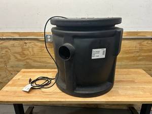 lot 43 image: ZOELLER 912 Series 12HP 24x24 Preassembled Sewage System (M264)