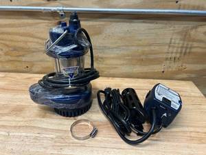 lot 14 image: PRO SERIES 13 HP Cast Iron  Stainless Steel Submersible Sump Pump w Deluxe Controller & Dual Float Switch