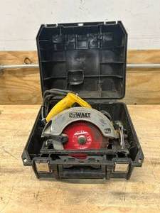 lot 81 image: DEWALT DW369 7-14 Circular Saw with Case