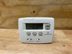 lot 26 image: EMERSON 1F82-0261 2 Programmable Heat Pump Thermostat, Blue