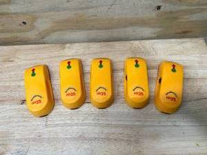 lot 90 image: ZIRCON Lot of 5- HD25 Stud Finders