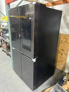 lot 10 image: SAMSUNG 29 cu. ft. Smart 4-Door Flex Refrigerator with Family Hub and Beverage Center in Black Stainless Steel
