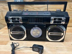 lot 109 image: STUDEBAKER Portable Boombox with Bluetooth, CD Player and FM Radio