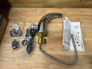 lot 117 image: AMERICAN STANDARD Faucet Selectornic Sensor Bathroom 7057105.002