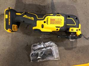 DEWALT ATOMIC 20V MAX Cordless Brushless Oscillating Multi Tool (Tool Only)   Customer Returns See Pictures