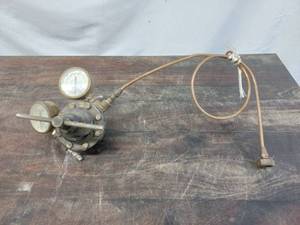 lot 117 image: Smiths Welding Regulator