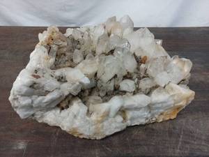 lot 6 image: Large Crystal