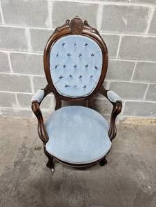 lot 43 image: Old Sitting Chair On Casters
