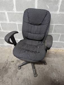 lot 200 image: Office Chair
