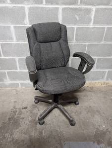 lot 201 image: Office Chair