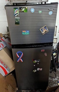 lot 303 image: Working Danby RefrigeratorFreezer