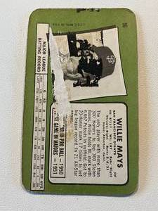 lot 35 image: Willie Mays 1971 Topps Super #56 Vintage Baseball Card