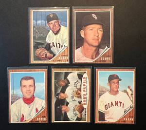 lot 50 image: 1962 Topps Baseball 5 Card Lot Vintage Cards