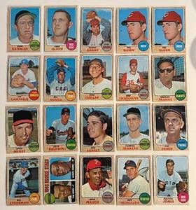 lot 116 image: 1968 Topps Baseball 20 Vintage Card Lot