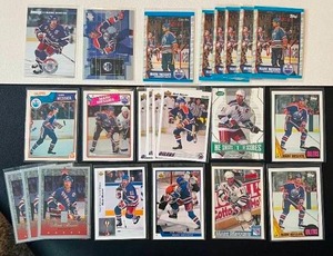 lot 298 image: Mark Messier 23 Hockey Card Lot