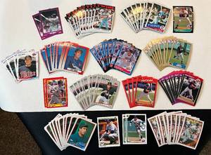 lot 304 image: 105 Kent Hrbek Cards Years 1985-1990, Minnesota Twins Baseball