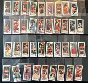lot 307 image: 1981-82 Topps Basketball 38 Vintage Card Lot