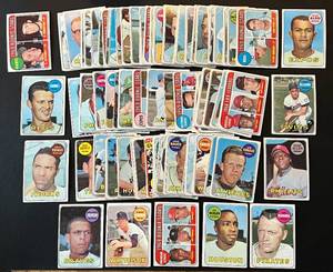 lot 310 image: 1969 Topps 105 Vintage Baseball Card Lot with stars and rookies.