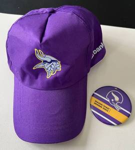 lot 140A image: Minnesota Vikings Football Season Ticket Holder Bud Grant Exclusive Hat and Pin