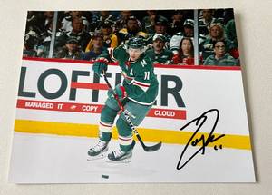 lot 118A image: Zach Parise Signed 8x10 Photo Minnesota Wild Hockey